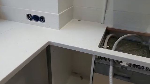 Столешница и подоконник на кухне GRANDEX смотреть онлайн