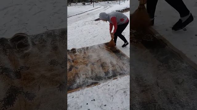 Ковер-самолет,скатерть самобранка ,а нашем сами ахах #Каквыбитьковер смотреть онлайн