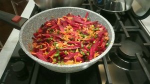 Рецепт вкусного наваристого борща на говяжьих хвостах!