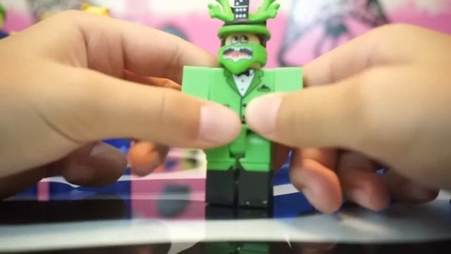 ROBLOX GOLD CELEBRITY SERIES 2 TOYS MYSTERY FIGURES UNBOXING JAZWARES смотреть онлайн