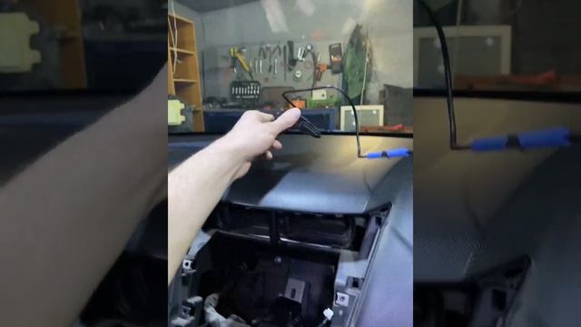 Hyundai Solaris установка андроид регистратора и камеры заднего вида. смотреть онлайн