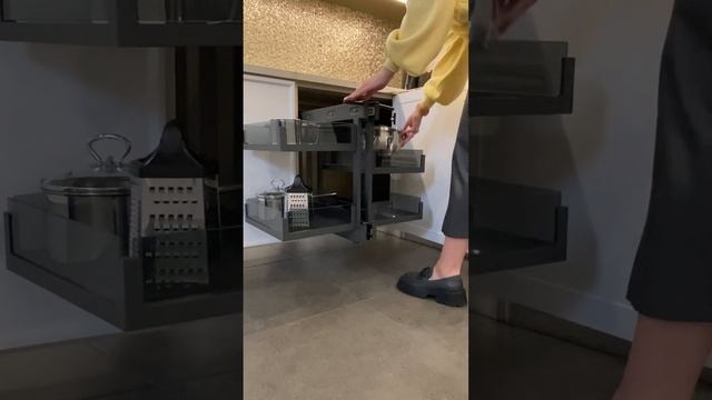 Единственный способ использовать угловой шкаф эффективно! Как вам такая система хранения? смотреть онлайн