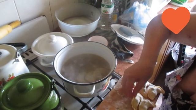 Cherry dumplings are delicious food/Вкусные вареники с Вишней смотреть онлайн