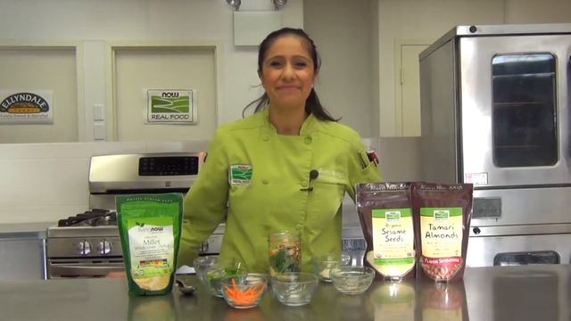 Simple Asian Sesame Mason Jar Salad by NOW Foods смотреть онлайн