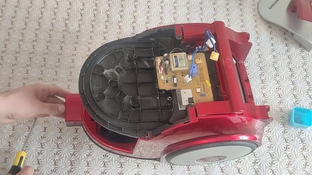 Ремонт пылесоса Samsung SC6590 . Разборка и замена двигателя VCM-M10GUAA смотреть онлайн