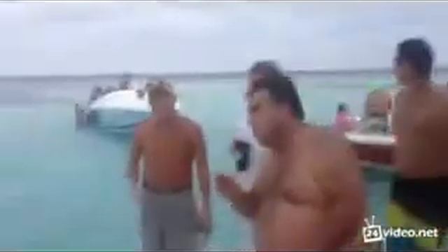 Забавный толстяк:D смотреть онлайн