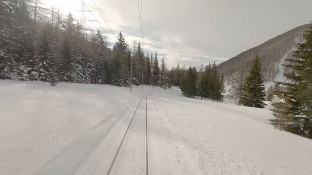 Вид из кабины машиниста поезда. Маршрут: St. Moritz - Tirano.