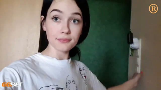Самая красивая девушка в МИРЕ. Трясет ягодицами. КЛИКБЕЙТ. Сколько стоит шмот.