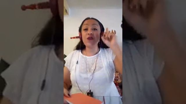 Unboxing "The Literary Witches Oracle" (El Oráculo de las Brujas Literarias) смотреть онлайн