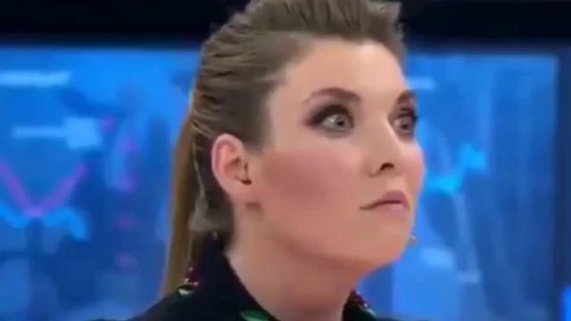 Скобеева обосралась .