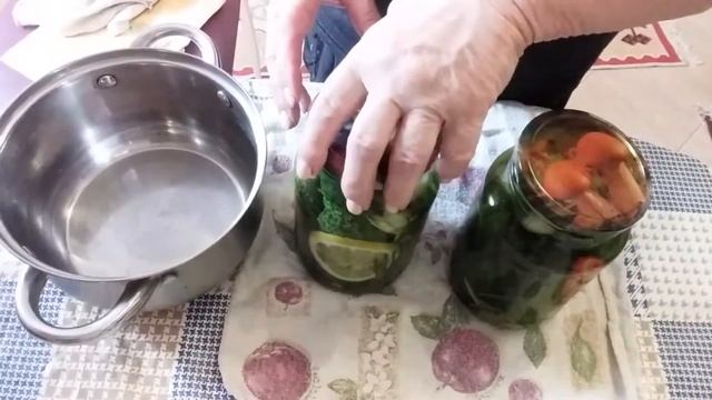 Консервированные огурцы с лимоном - заготовка на зиму БЕЗ УКСУСА. Рецепт хрустящих вкусных огурцов смотреть онлайн
