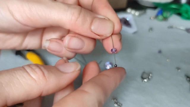 Процесс создания браслета и сережек с аметистом, цирконами и хрустальными подвесками. смотреть онлайн