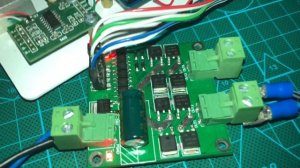 Драйвер двигателя постоянного тока на два канала 24В 7А 160Вт подключил к Ардуино уно Arduino