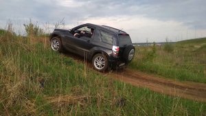 Suzuki Grand Vitara 3х дверка, глина, горка, 4L