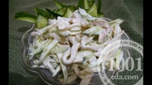 Салат с консервированными кальмарами и яйцом