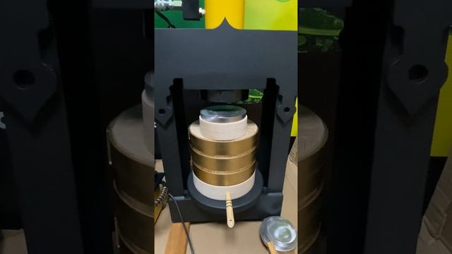 Маслопресс для отжима сыродавленногл масла Илья Муромец 50.5