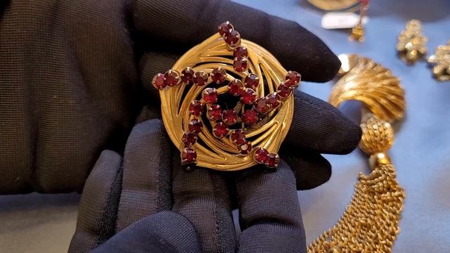 Распродажа украшений в секонд хендах Ванкувера. Удачные находки на блошином рынке и ebay.
