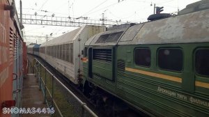Тепловоз М62-1570 с грузовым поездом.