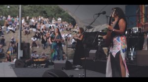 Emilia Amper, Sousou Cissoko & Nadin Al Khalidi: Närsom flickorna de gifta sig/Wen ya galob/Asamin