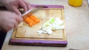 По вкусу не отличить от СВИНИНЫ. Тушеная индейка с овощами