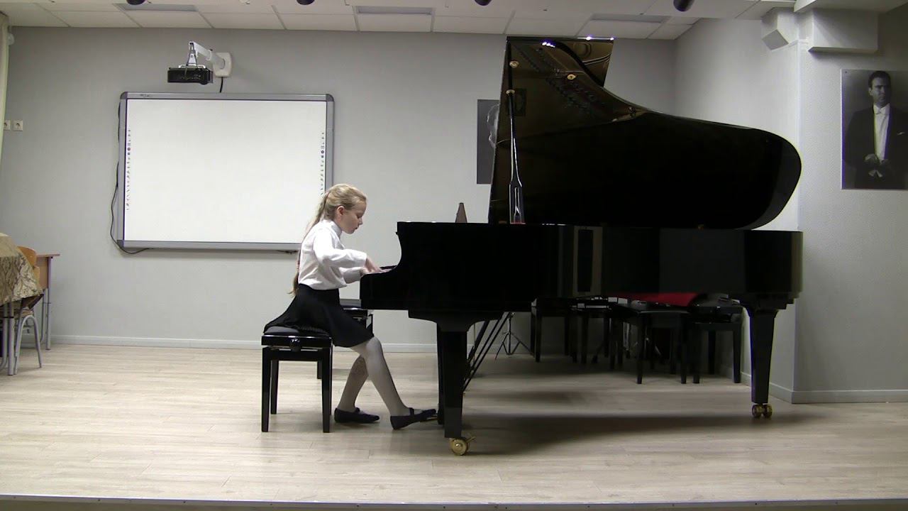 Савватеева Арина. П. Чайковский - "Болезнь куклы" из "Детского альбома".