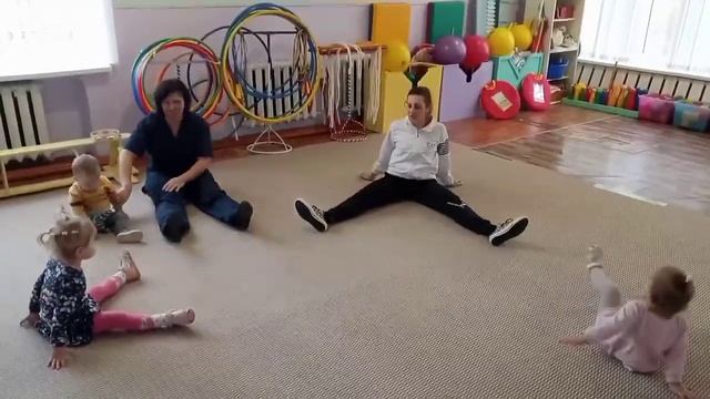 "Зимушка - зима". Комплекс № 7 утренней гимнастики во второй ранней группе (1-3 года) смотреть онлайн