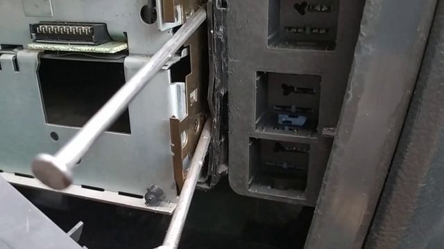 Снятие магнитолы 2DIN Opel Omega B смотреть онлайн