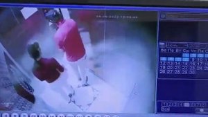 Девушка при парне насрала в лифте в Нур-Султане