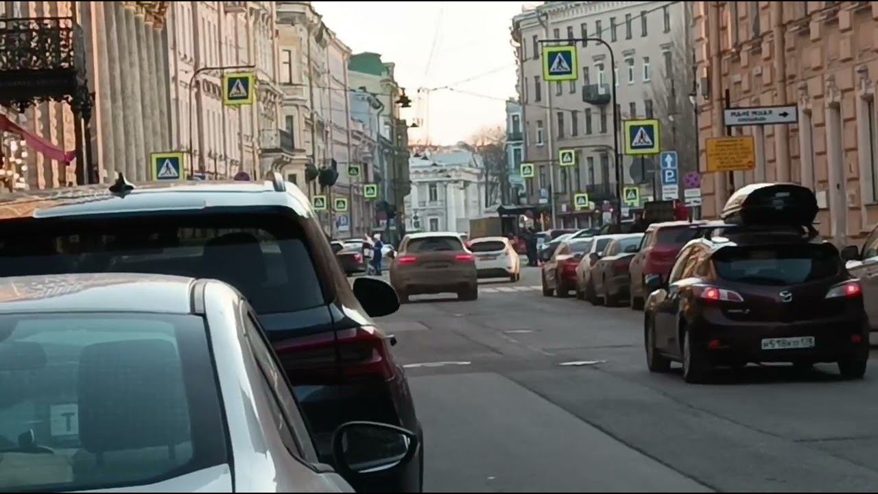 "По улицам слона водили... " Гуляем по Караванной улице смотреть онлайн