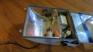 Плоский и герметичный светильник для растений ДНаТ 250-400 ватт