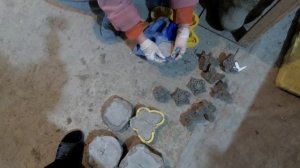 как  сделать  скульптуру  атланта  из  цемента  .отливка  скульптур .имея  форму  из  формопласта.