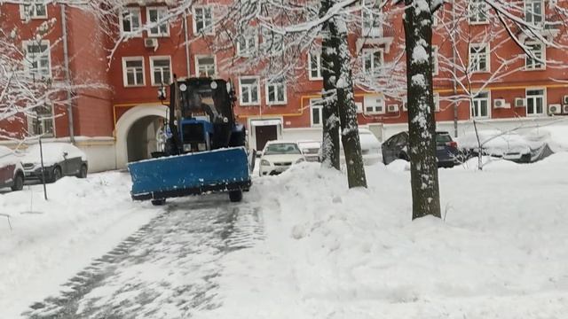 трактор чистит снег 3 часть смотреть онлайн