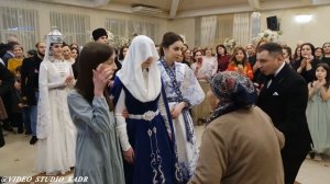 ОБРЯД СНЯТИЯ ПЛАТКОВ С НЕВЕСТЫ НА БАЛКАРСКОЙ СВАДЬБЕ (ВИДЕОСТУДИЯ "КАДР")