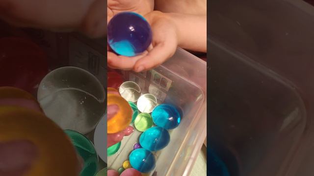 Big orbs!!! Игра осмотр ярких и больших орбиз! смотреть онлайн