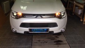 Тюнинг фар Mitsubishi Outlander / Замена линз / установка ДХО