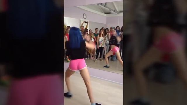 Милена Чижова V/S Саша Спилберг.Часть 1 смотреть онлайн