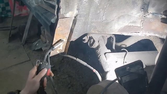 АВТОХЛАМ В АВТОМОБИЛЬ. латочный ремонт и задняя арка. варим кузов автомобиля ваз 2112 часть 5. смотреть онлайн