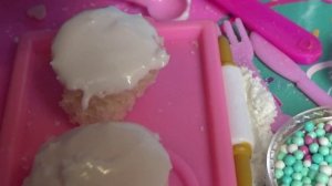 МИНИ КУЛИЧИ ДЛЯ КАТИ И МАКСА ВЕСЕЛОЙ СЕМЕЙКИ! Настоящая мини еда Лайфхаки для кукол Барби мини кухня