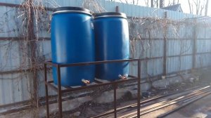 Бочки с краном для капельного полива на подставке. Воронеж 89518520847
