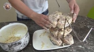 Сочные стейки в электрическом тандыре приготовлены в домашних условиях.