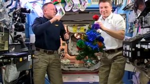Экипаж МКС поздравил землян с Рождеством