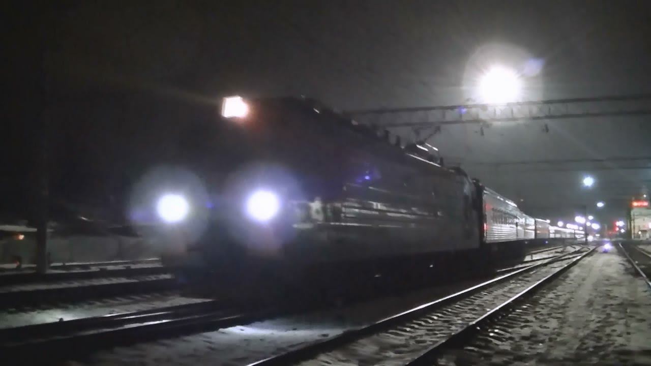 РЖД ЭП1М-725 с поездом №228 Новороссийск - Санкт-Петербург смотреть онлайн