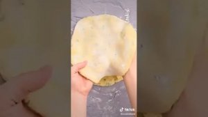 Ленивые пирожки с картошкой и сыром.