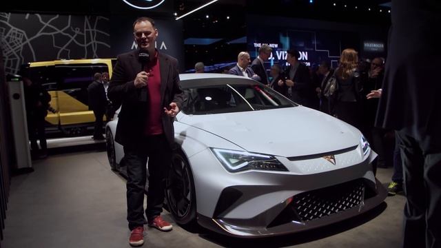 Seat Leon CUPRA R ST vs all-electric Leon CUPRA e-Racer REVIEW - Autogefühl смотреть онлайн