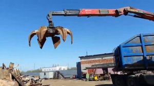 Маз манипулятор в работе