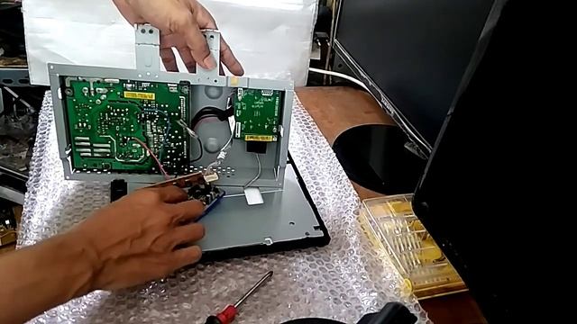 Cara bongkar / disassembly monitor LED ViewSonic VA1601w смотреть онлайн