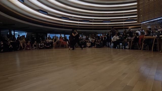 Eşref Tekinalp & Vanessa Gauch - Milonla Sueno Kovan Bıstronomy Performans 2/4 смотреть онлайн