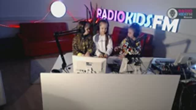 💖 КСЮША ЕВТУШЕНКО с Евой Акуловой и Таисией Скомороховой - Радио Kids fm 2021г