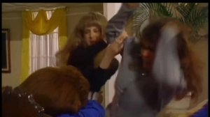 ROSA SE PELEA A GOLPES CON DULCINA! 😱 / ROSA SALVAJE