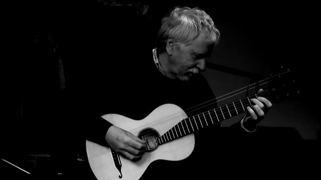 Carulli Waltz in Em and Andantino in G - Noad's Book смотреть онлайн